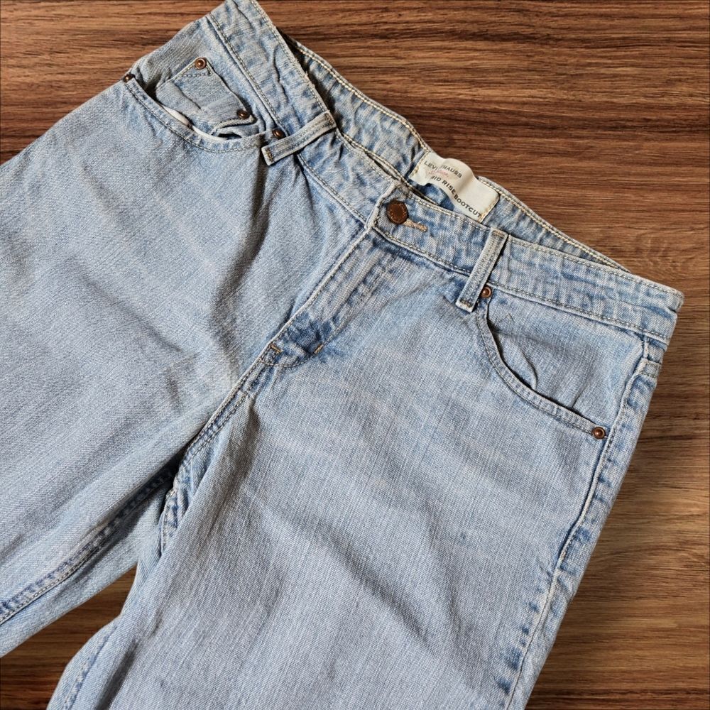 Levi's Vintage Light Wash Mid Rise Bootcut Jeans - Picture 2 of 6